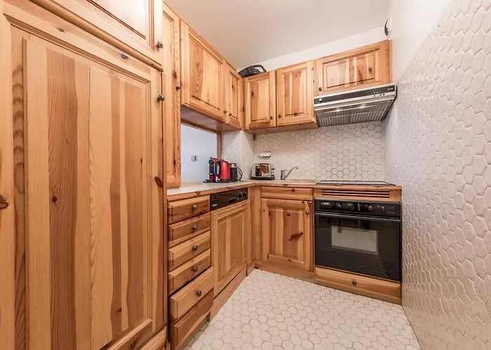 Lumineux Avec Cuisine équipée à - Fr-1-613a-45 Courchevel